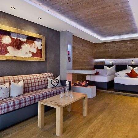 Pete Alpine Boutique Hotel - Klein Und Fein - Private Spa Suiten Und Zimmer Σανκτ Αντόν αμ Άλμπεργκ Δωμάτιο φωτογραφία