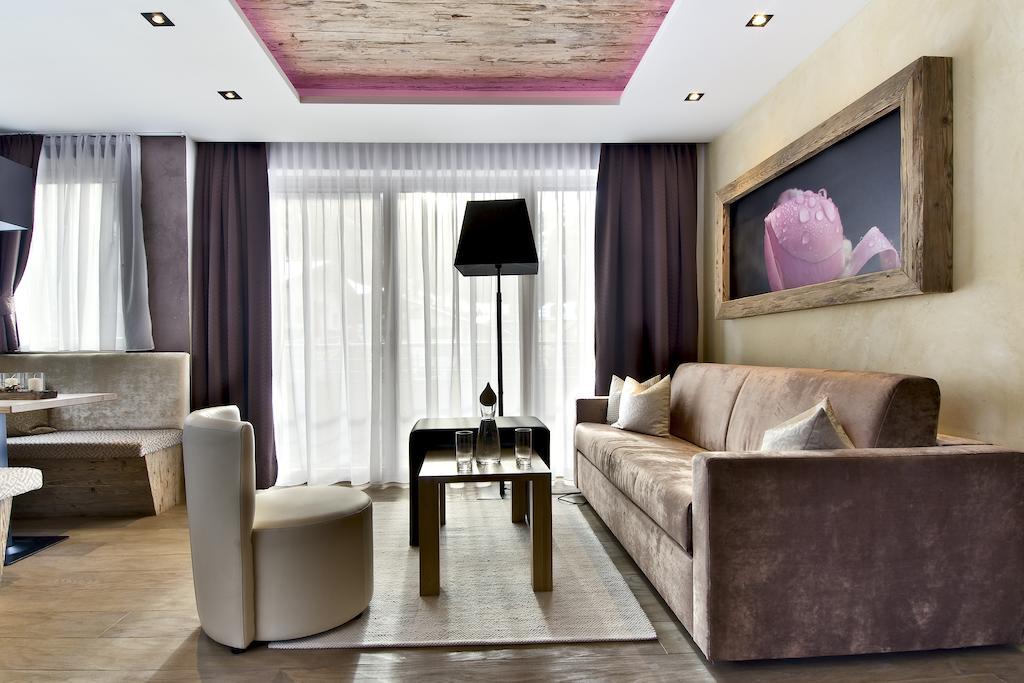 Pete Alpine Boutique Hotel - Klein Und Fein - Private Spa Suiten Und Zimmer Σανκτ Αντόν αμ Άλμπεργκ Δωμάτιο φωτογραφία