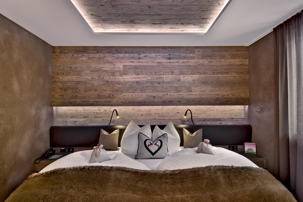 Pete Alpine Boutique Hotel - Klein Und Fein - Private Spa Suiten Und Zimmer Σανκτ Αντόν αμ Άλμπεργκ Εξωτερικό φωτογραφία