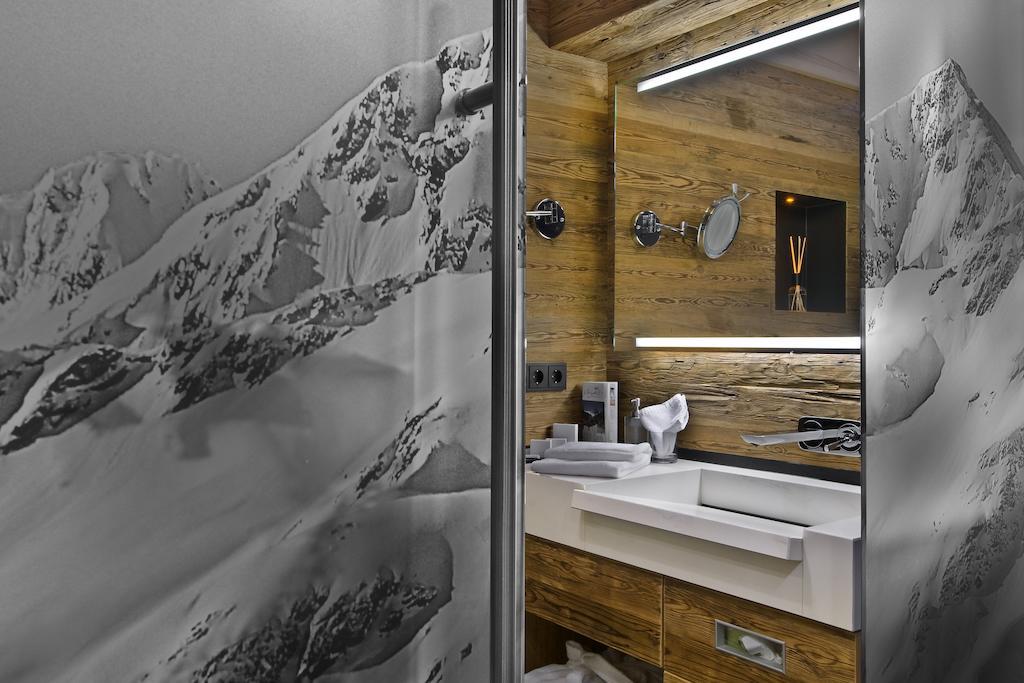 Pete Alpine Boutique Hotel - Klein Und Fein - Private Spa Suiten Und Zimmer Σανκτ Αντόν αμ Άλμπεργκ Δωμάτιο φωτογραφία